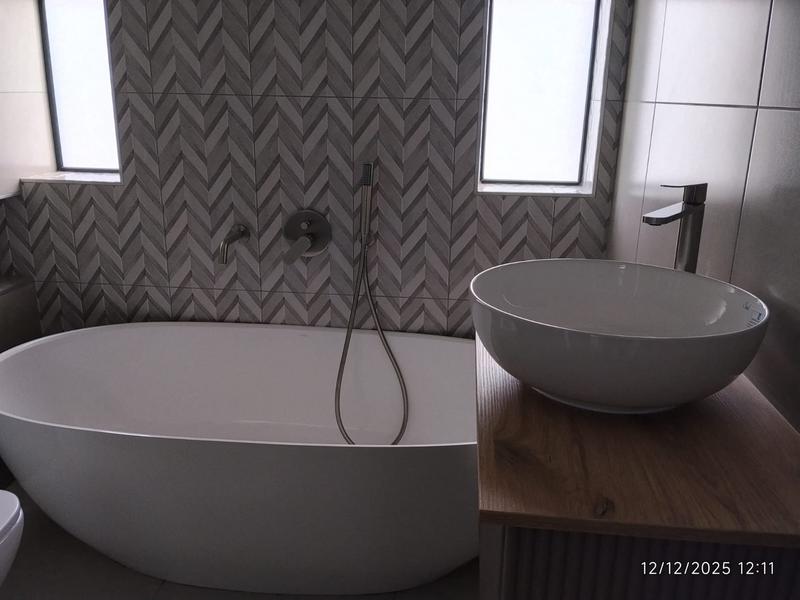 To Let 3 Bedroom Property for Rent in Paradise Coast Western Cape